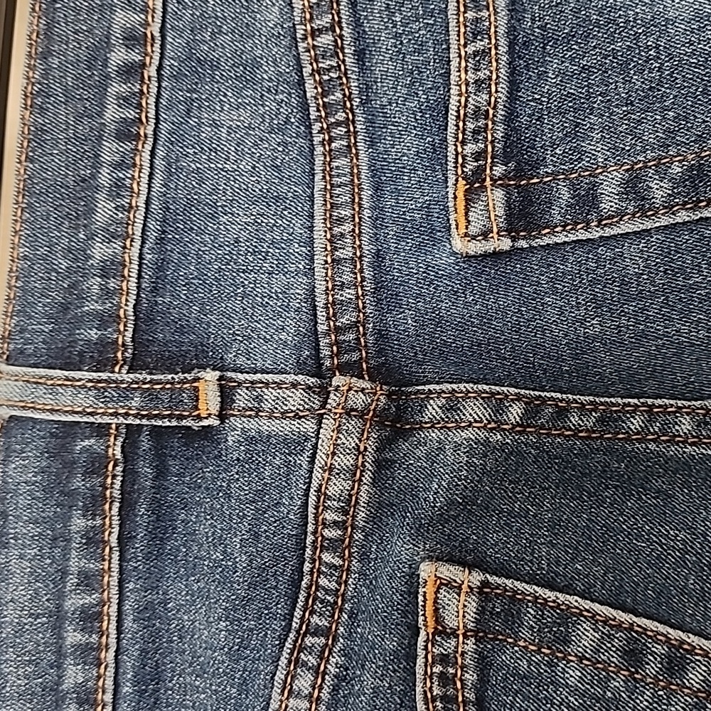OLD NAVY WOMAN'S JEANS - Picture 7 of 10